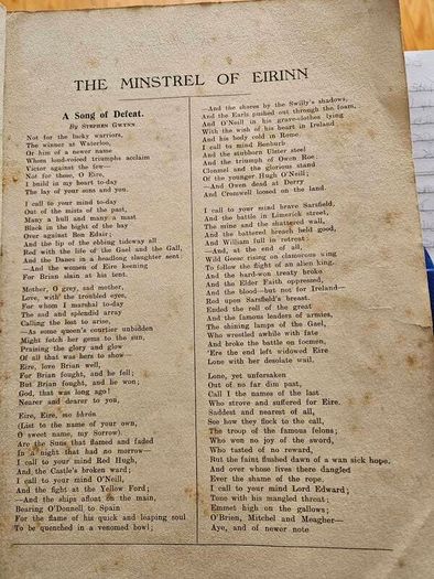 The Minstrel Of Eirinn. Rare Selection Of National Poetry Arranged With Notes By Terence O'hanlon. Forward By Father Pat Walsh. 1930 Large Volume Paperback In Poor Condition.  See Photos For Same.