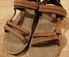 TEVA leather sandals size UK 3, EUR 36 BNWT
