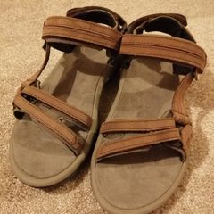 TEVA leather sandals size UK 3, EUR 36 BNWT