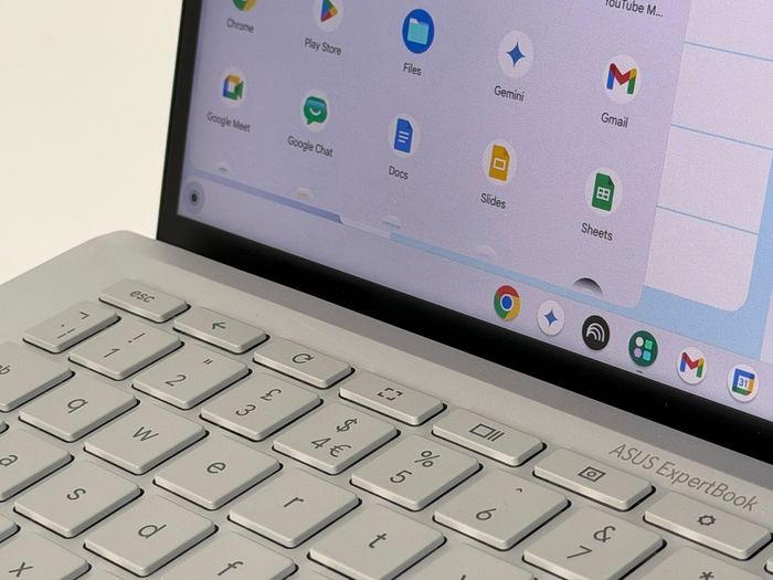 ASUS Chromebook Plus CX54 - As New / Touchscreen / Warranty