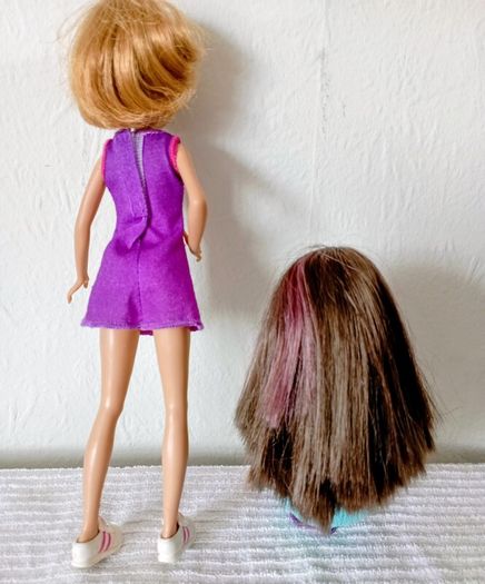 Skipper and Stacey dolls lot c