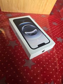 Empty box for iPhone 16e