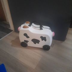 kids ride on suitcase