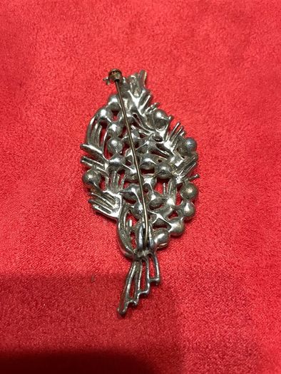 brooch