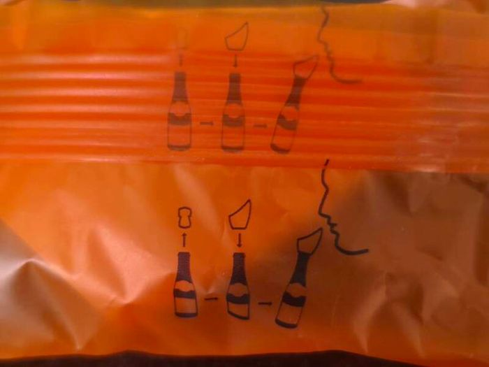 Rare collectable Veuve Clicquot champagne Paint tin collectable ice bucket with 4 unopened champagne bottle glasses