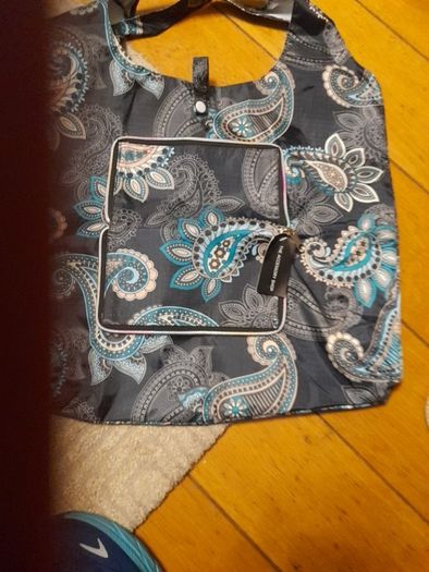 Foldable shopping bag