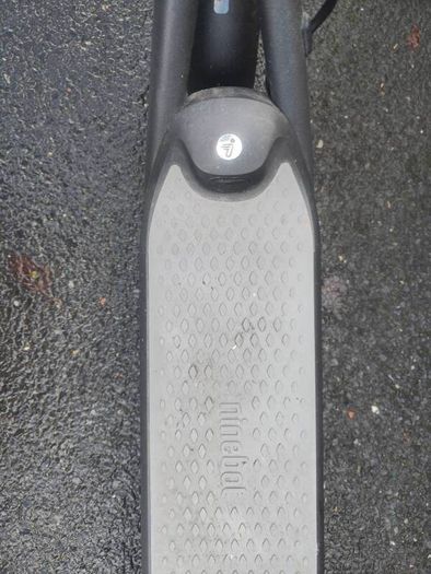 Ninebot by Segway Kickscooter F25E II Electric Scooter