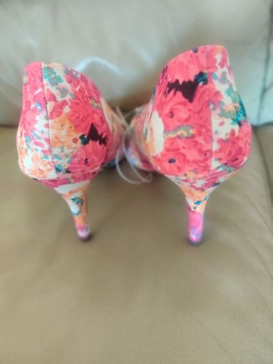 BNWT Floral Mystify high heels size UK8 EU42 Postage included