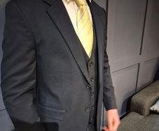 River Island Mens navy suit. Ideal for a Wedding or a Debs!