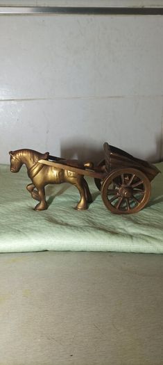 Vintage heavy brass horse and cart, weight 131.13g