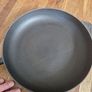 Cast iron skillet new. Image 2