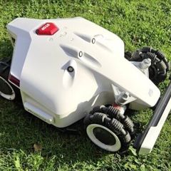 Luba AWD 5000 Robotic Lawnmower