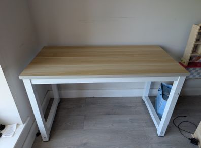 desk table