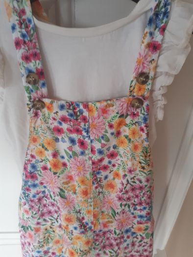 Girls dungarees set