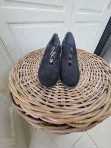 Brand new black COMART italian wedge shoes