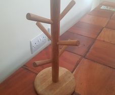 Wooden mug stand