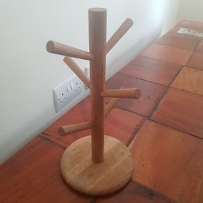 Wooden mug stand