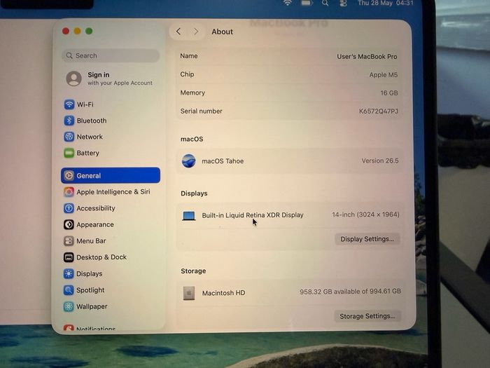 MacBook Pro M5 14-inch 1TB SSD and 16GB Memory