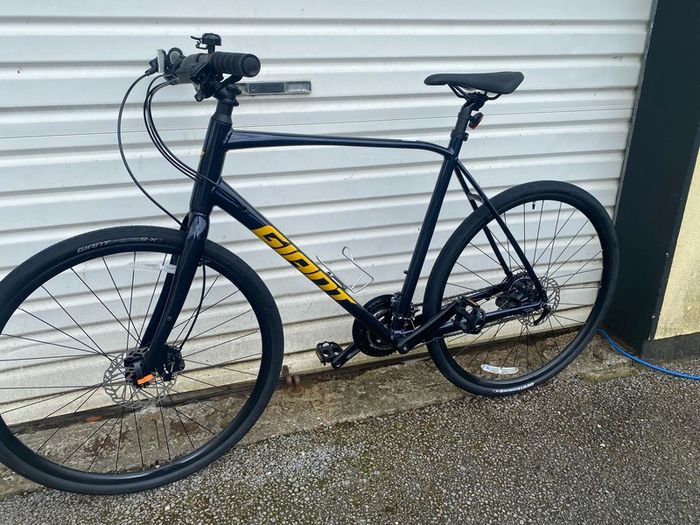 Giant Escape Disc 3 Hybrid 2026 Brand New