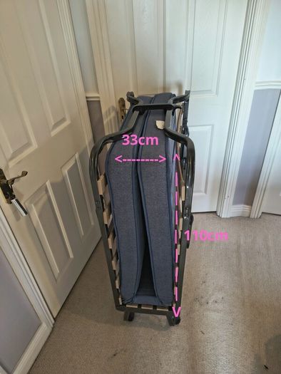 Single foldable guest bed with mattress