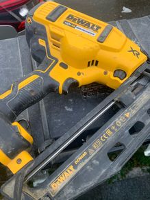 dewalt nail gun