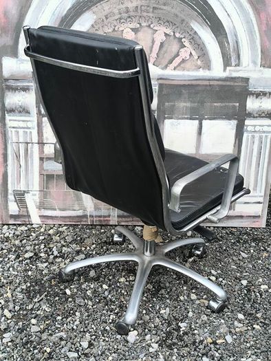 Licensed ICF Milan Eames Soft Pad Executive Office Chair