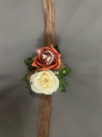 corsage