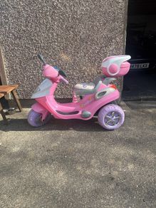 kids motorised trike bike.