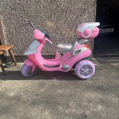 kids motorised trike bike.