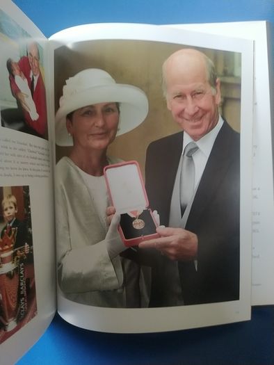 Bobby Charlton - My Life In Football
