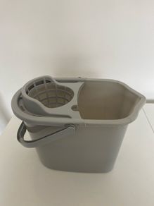 Mop bucket