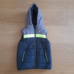 Kid's sleeveless coat 4-5 years