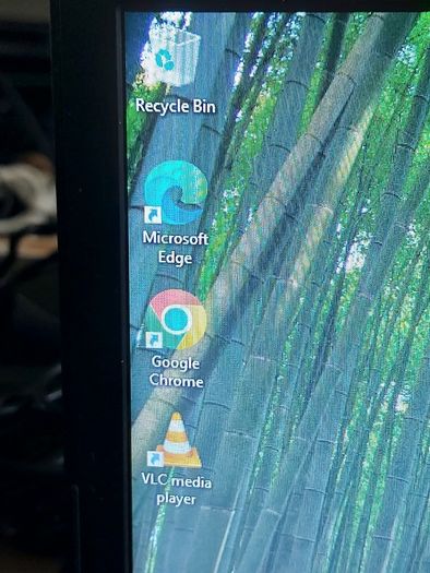 HP Laptop, TPN-Q189, Intel Core i3-6006U CPU, 2.0 GHz, 4GB Ram, 500GB HDD, Windows 10, Microsoft Edge, Chrome and VLC
