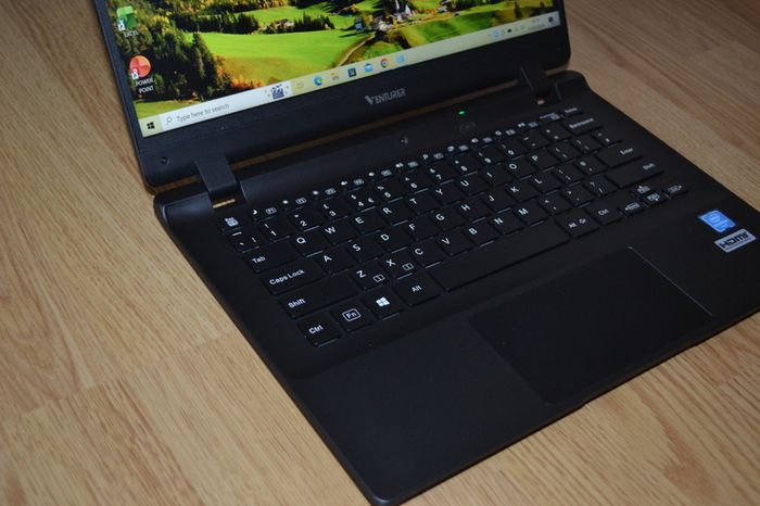 Venturer Ultra Slim Laptop SSD, DDR4, Full HD + Microsoft Office