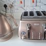 Delonghi kettle and toaster set Image 3