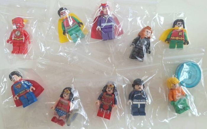 Lego Minifigures - Marvel & DC