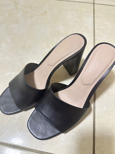 Aldo leather sandals size5