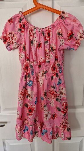 Bundle of 7 dresses, age 5-6.