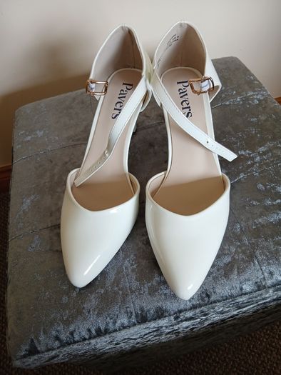 Women's patent leather shoes, size 5,5-6