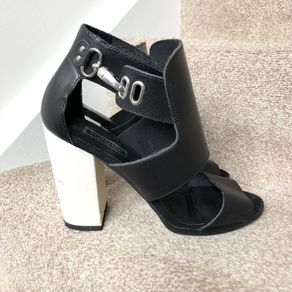 Topshop black and cream leather chunky heel sandals