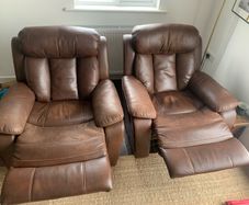 x2 Brown Faux Leather Recliner Chairs