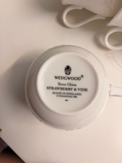 Wedgwood Strawberry and Vine Bone China Tea Cups Set of 6