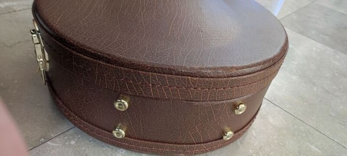 Hard case for 17 fret short banjo