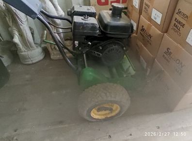 John Deere Lawnmower