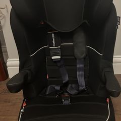 2 Toddler car seats