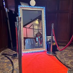 Selfie Mirror Photobooth