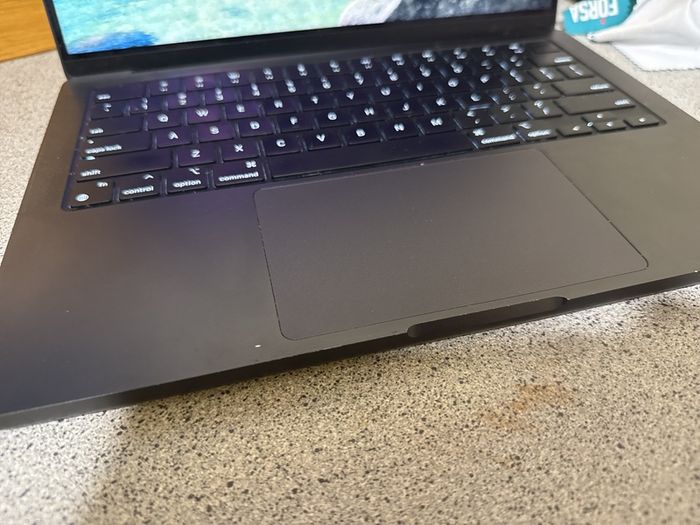 Macbook Pro M4 (24 RAM & 512 SSD)