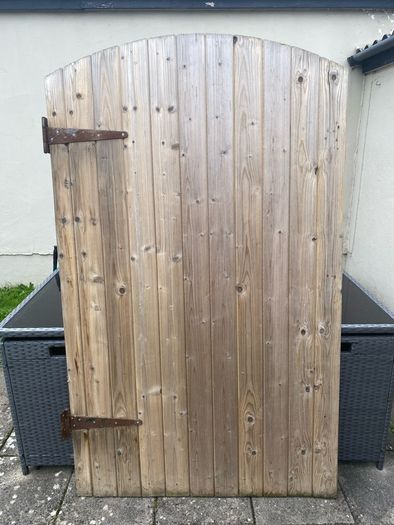 Side Gate