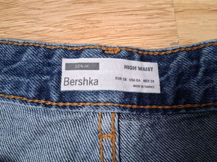 ladies bershka shorts size euro 38
