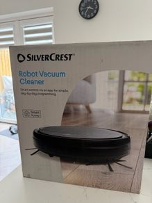 Robot for cleaning
